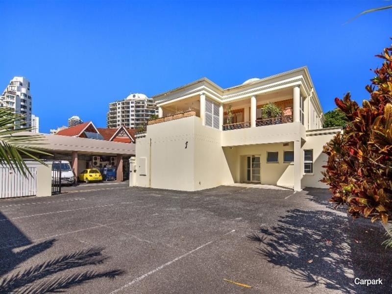 33 Peak Avenue, Main Beach QLD 4217