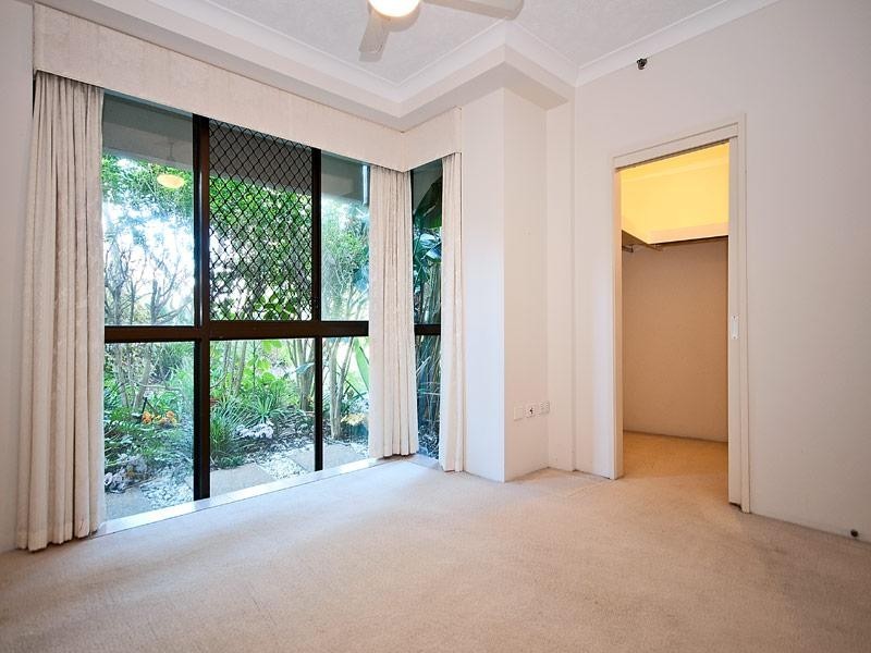 1 ‘Pintari’ 3 Cunningham Avenue, Main Beach QLD 4217