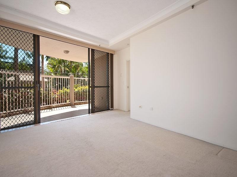 1 ‘Pintari’ 3 Cunningham Avenue, Main Beach QLD 4217