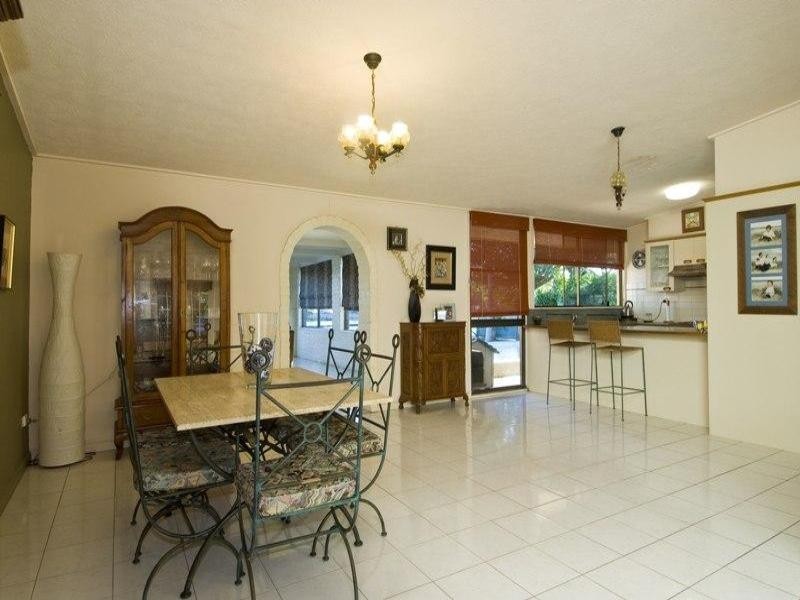 Chevron Island QLD 4217