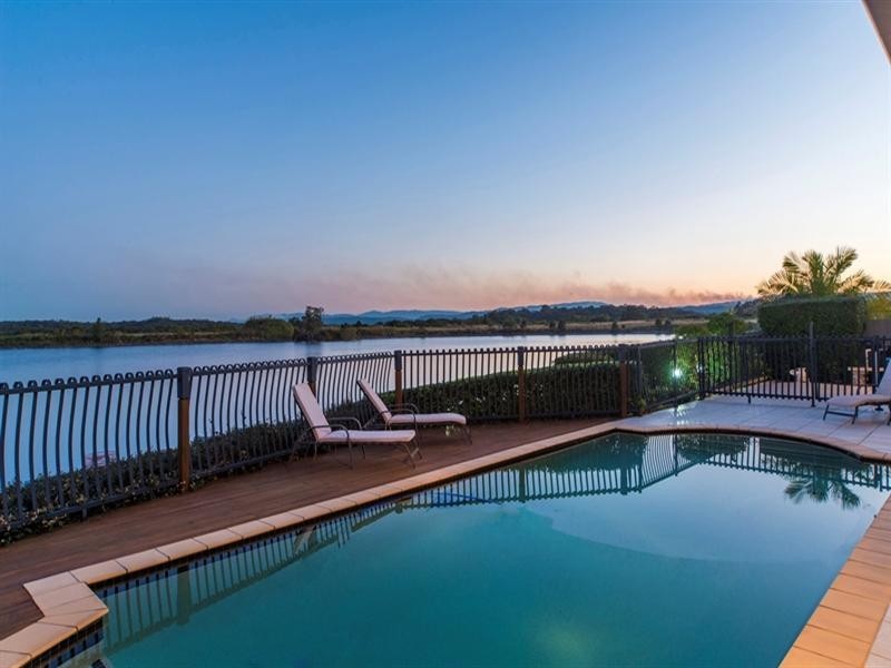 6 Kim Court, Helensvale QLD 4212