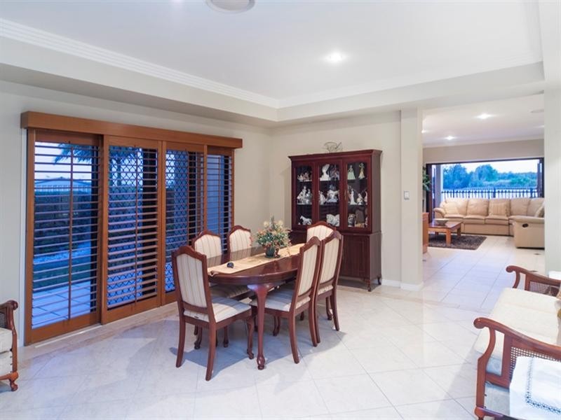 6 Kim Court, Helensvale QLD 4212