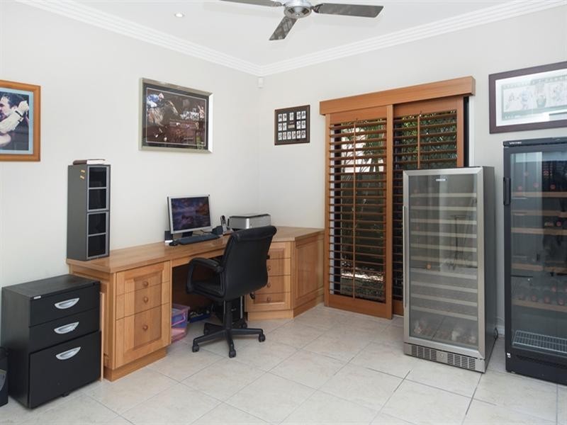 6 Kim Court, Helensvale QLD 4212