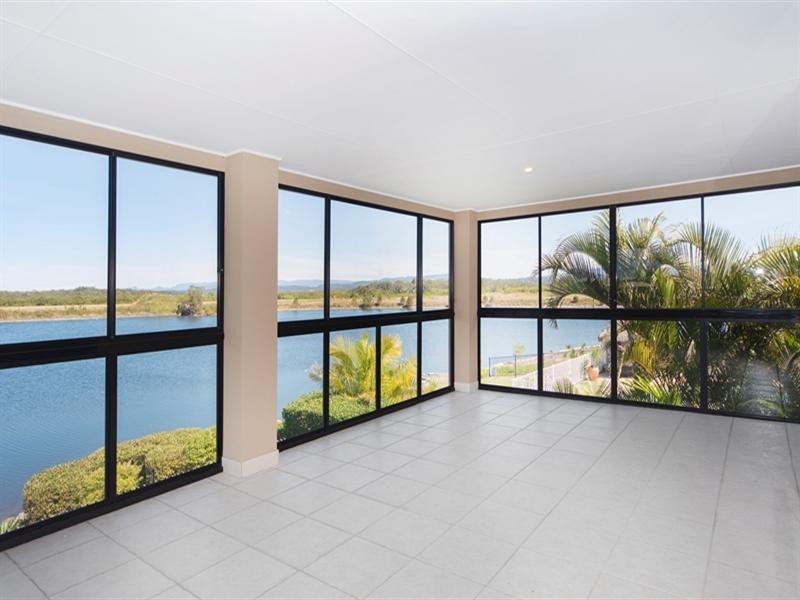 6 Kim Court, Helensvale QLD 4212