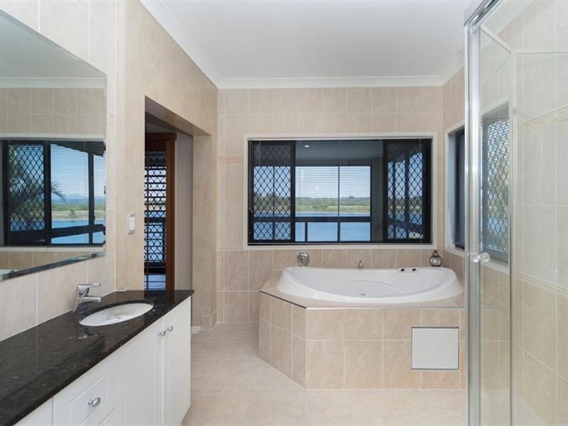 6 Kim Court, Helensvale QLD 4212