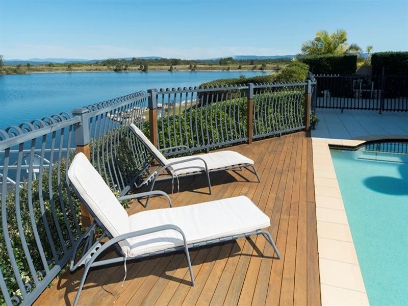 6 Kim Court, Helensvale QLD 4212