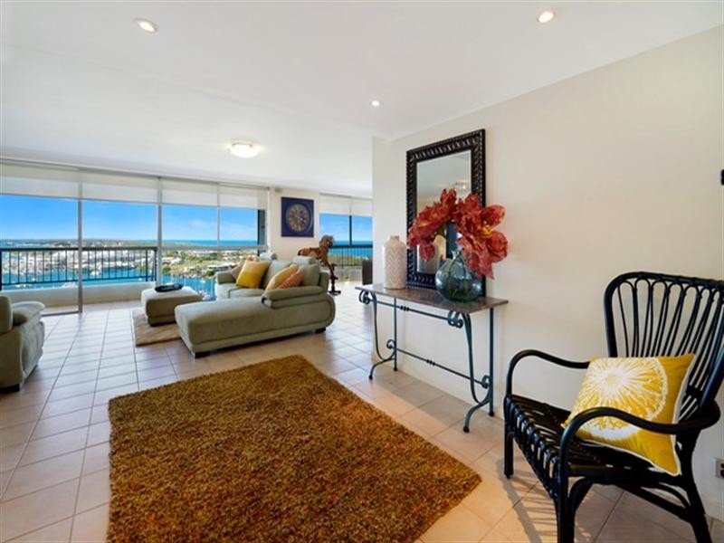 18 Macarthur Parade, Main Beach QLD 4217