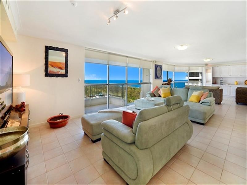 18 Macarthur Parade, Main Beach QLD 4217