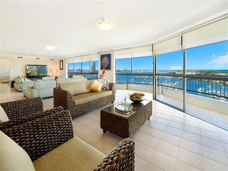 18 Macarthur Parade, Main Beach QLD 4217