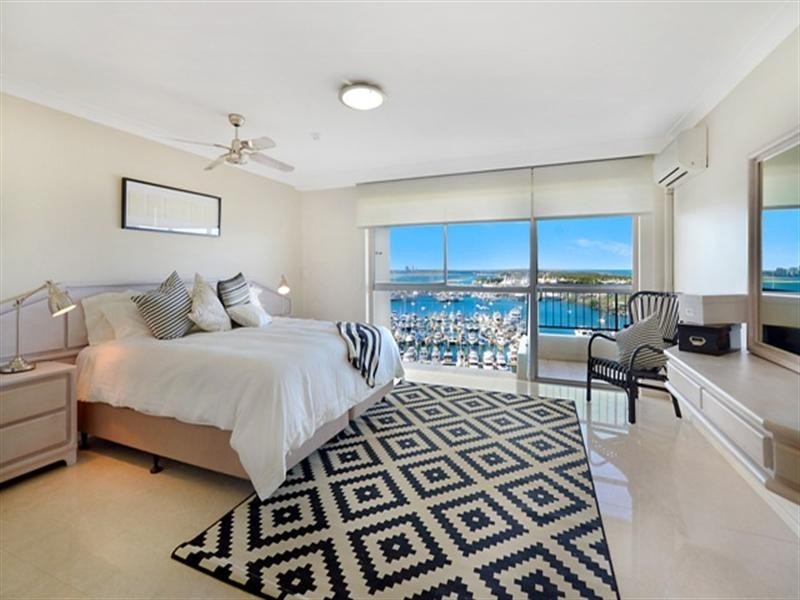 18 Macarthur Parade, Main Beach QLD 4217