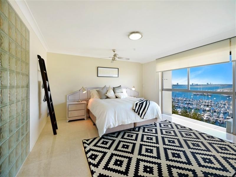 18 Macarthur Parade, Main Beach QLD 4217