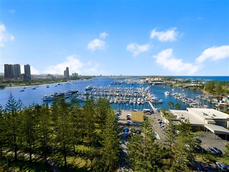 18 Macarthur Parade, Main Beach QLD 4217