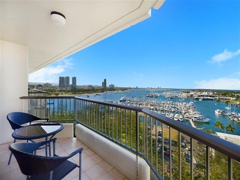 18 Macarthur Parade, Main Beach QLD 4217