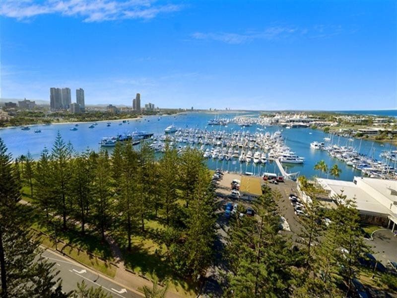 18 Macarthur Parade, Main Beach QLD 4217
