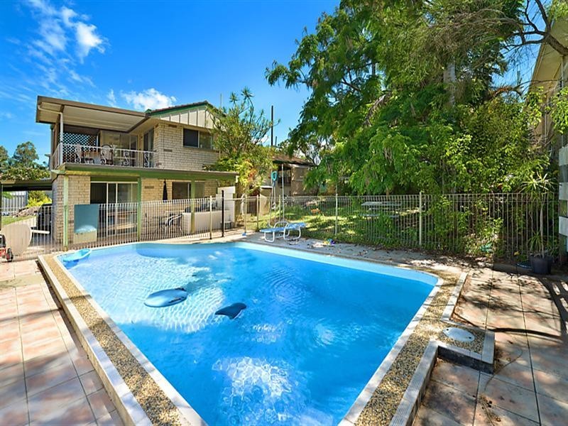 77 Brisbane Road, Biggera Waters QLD 4216