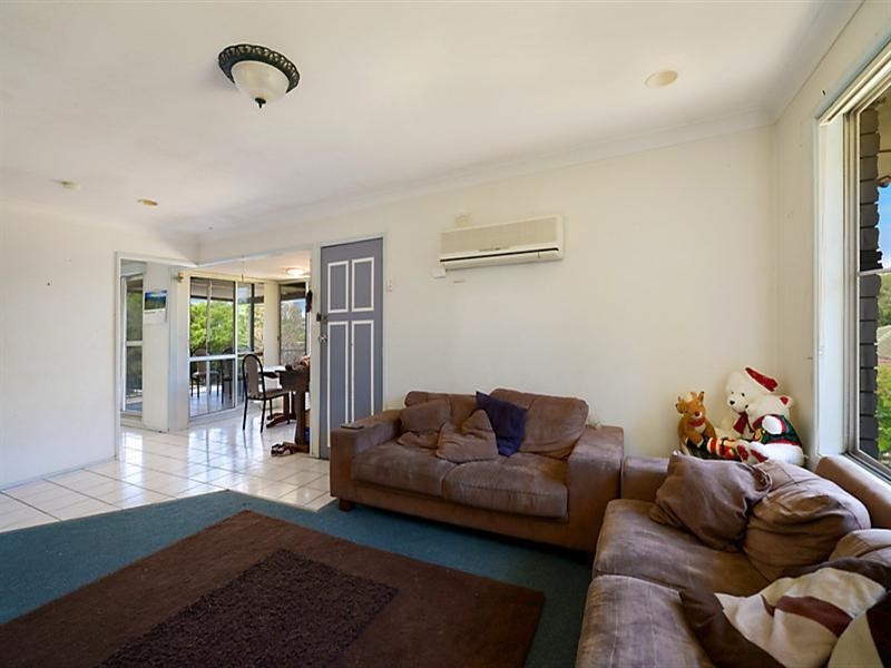 77 Brisbane Road, Biggera Waters QLD 4216