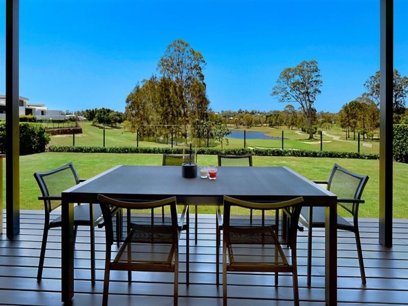 19 The Boulevarde, Benowa QLD 4217