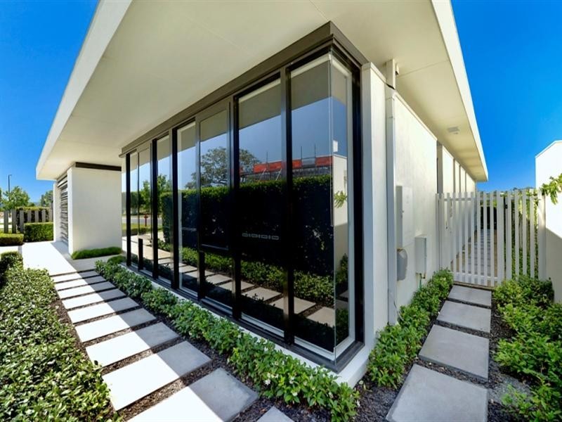 19 The Boulevarde, Benowa QLD 4217