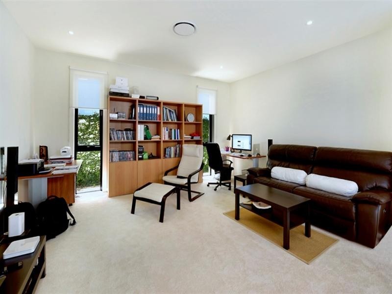 19 The Boulevarde, Benowa QLD 4217