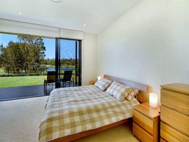 19 The Boulevarde, Benowa QLD 4217