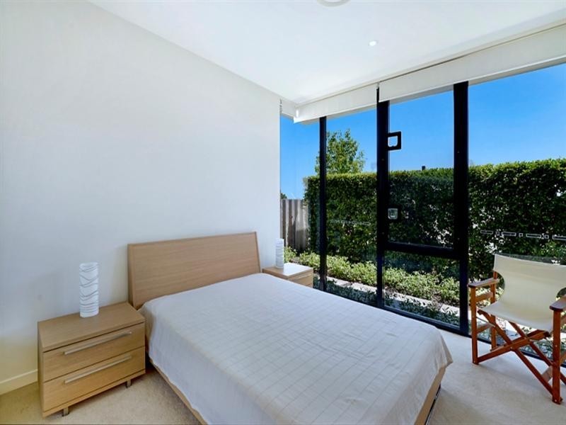 19 The Boulevarde, Benowa QLD 4217