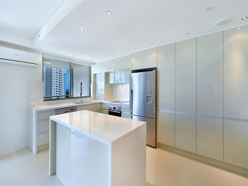 29 Woodroffe Avenue, Main Beach QLD 4217