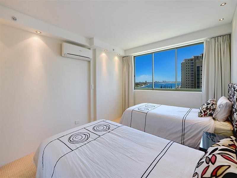 29 Woodroffe Avenue, Main Beach QLD 4217