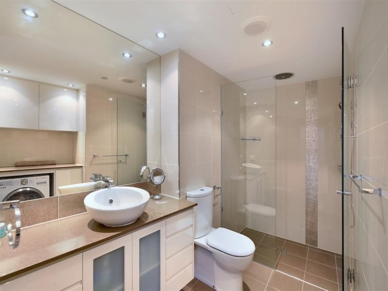 29 Woodroffe Avenue, Main Beach QLD 4217