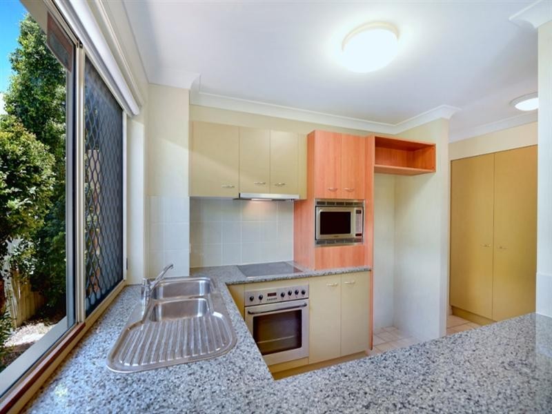 24 Brighton Parade, Southport QLD 4215