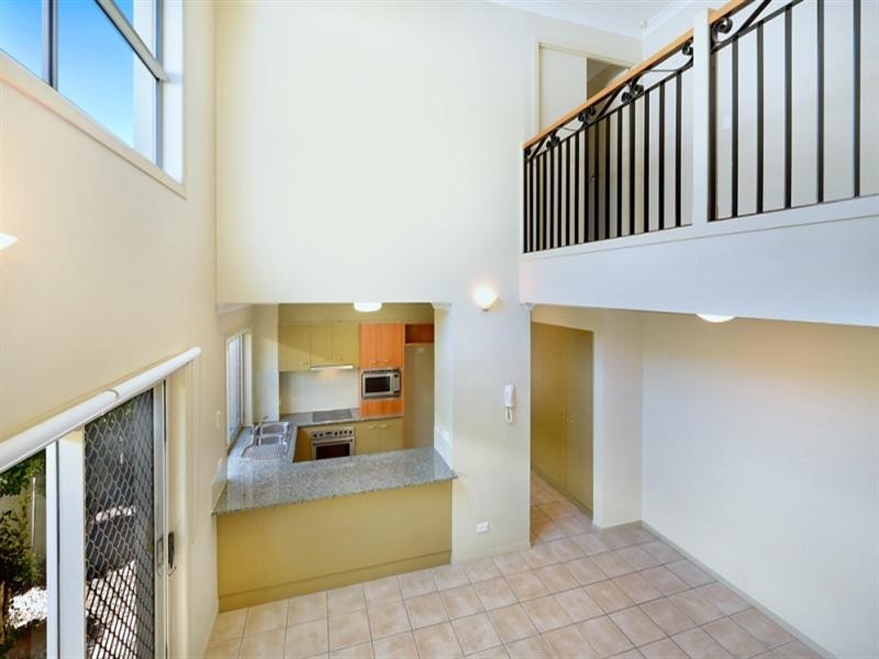 24 Brighton Parade, Southport QLD 4215