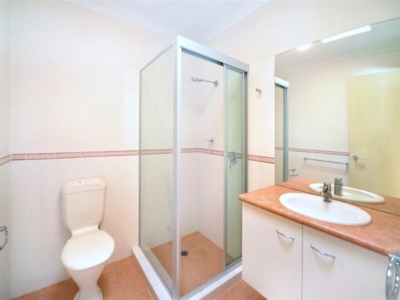 24 Brighton Parade, Southport QLD 4215