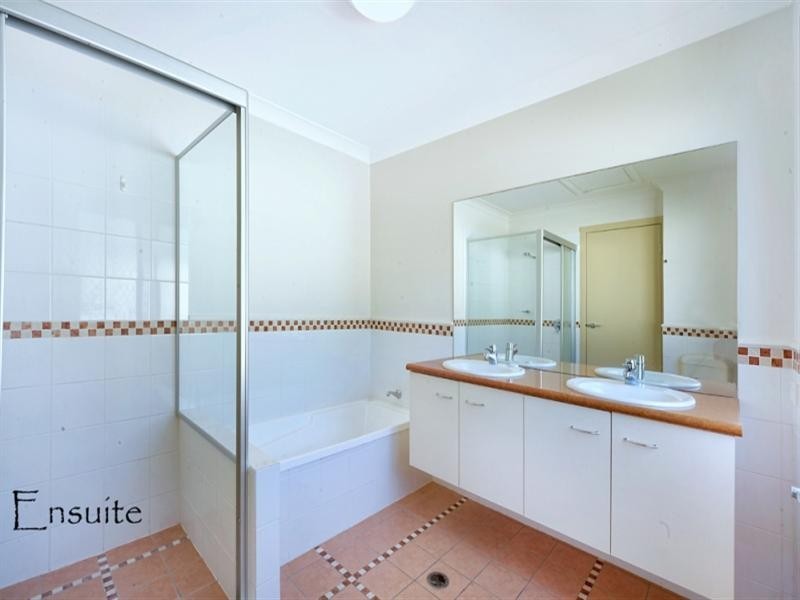 24 Brighton Parade, Southport QLD 4215