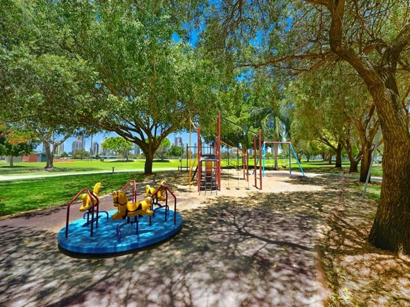 24 Brighton Parade, Southport QLD 4215