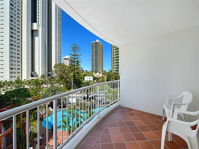 138 Ferny Avenue, Surfers Paradise QLD 4217