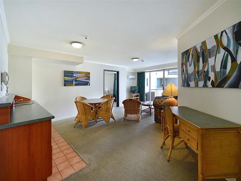 138 Ferny Avenue, Surfers Paradise QLD 4217