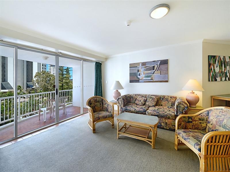 138 Ferny Avenue, Surfers Paradise QLD 4217