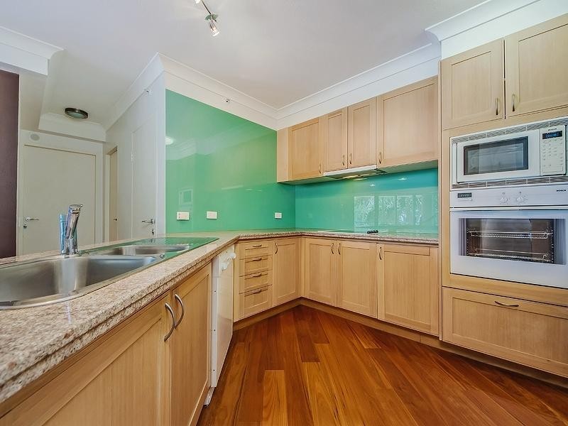 6 ‘Oceana’ 100 Old Burleigh Road, Broadbeach QLD 4218