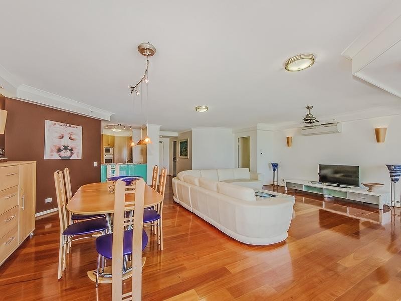 6 ‘Oceana’ 100 Old Burleigh Road, Broadbeach QLD 4218