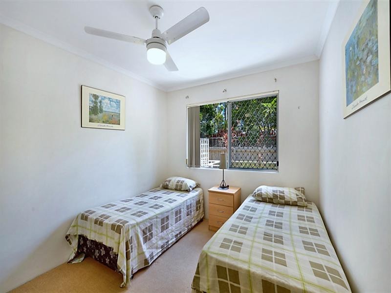 11 Breaker Street, Main Beach QLD 4217