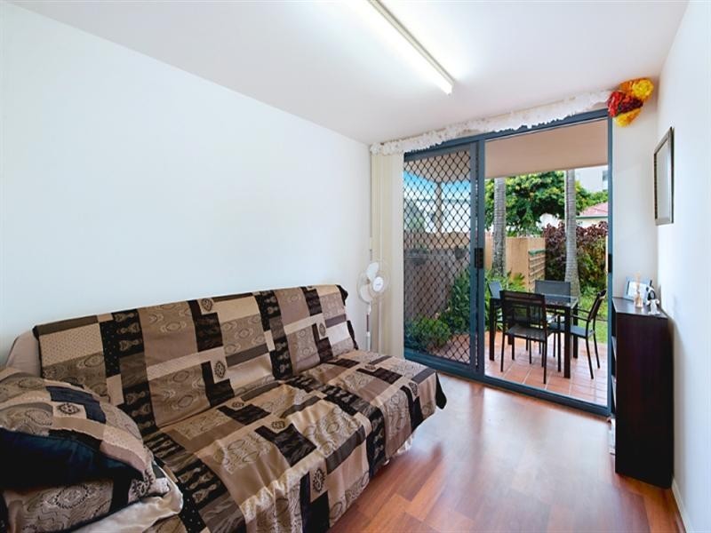 22-24 Brighton Street, Biggera Waters QLD 4216