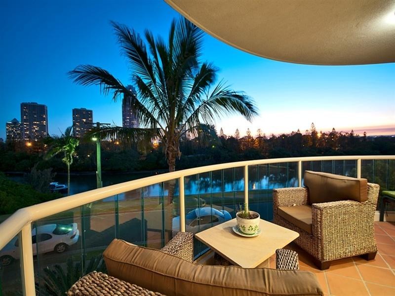 1 Cable Street, Main Beach QLD 4217