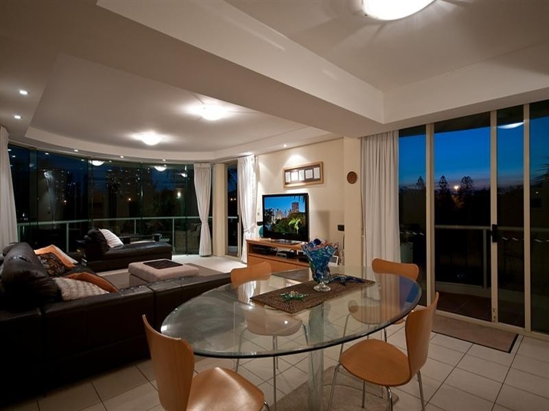 1 Cable Street, Main Beach QLD 4217