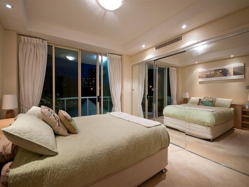 1 Cable Street, Main Beach QLD 4217