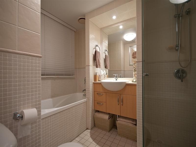 1 Cable Street, Main Beach QLD 4217