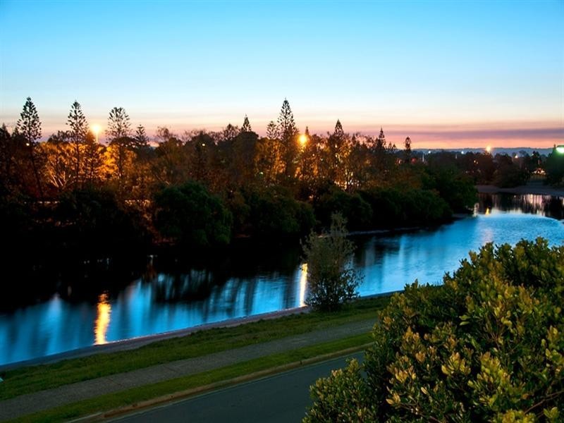 1 Cable Street, Main Beach QLD 4217