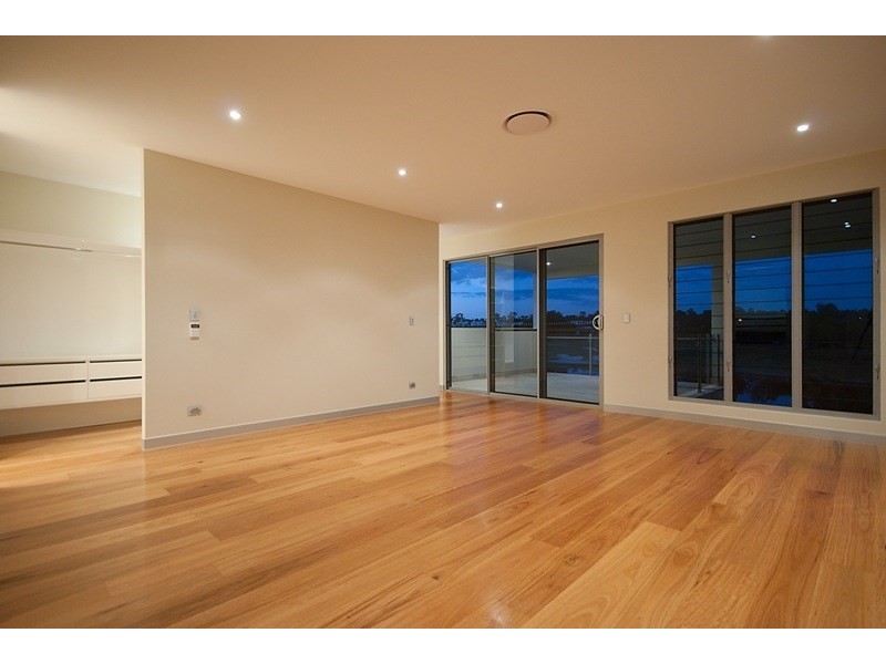 3023 The Boulevarde, Benowa QLD 4217