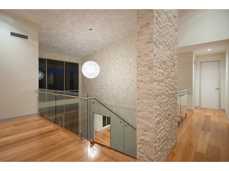 3023 The Boulevarde, Benowa QLD 4217