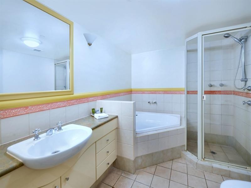 5 Palm Avenue, Surfers Paradise QLD 4217