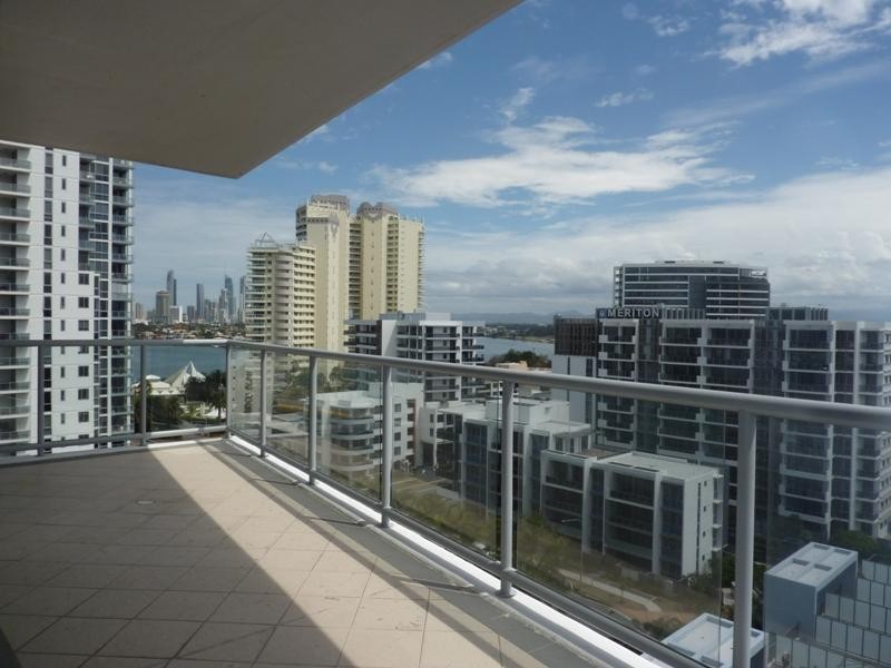 1 Como Crescent, Southport QLD 4215