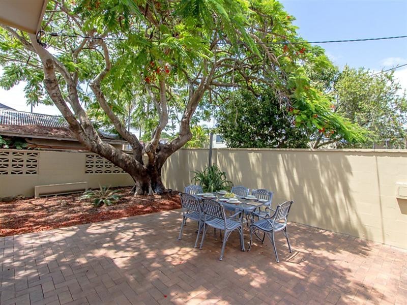 18 Edward Street, Labrador QLD 4215